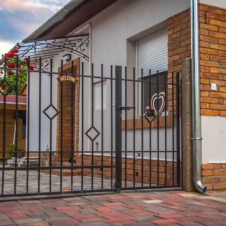 Feliz Apartman Jula Exterior foto