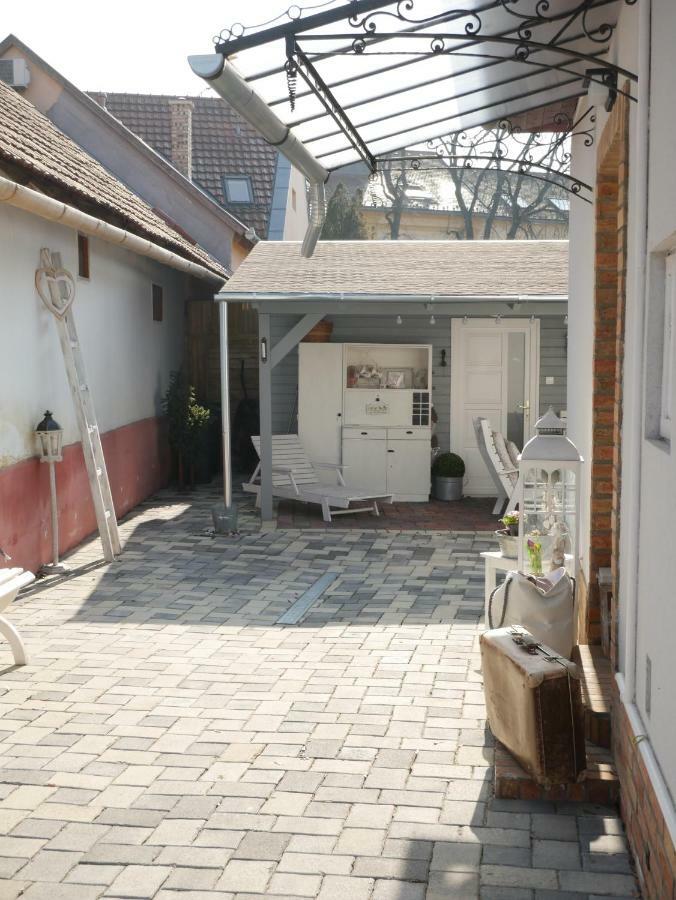 Feliz Apartman Jula Exterior foto