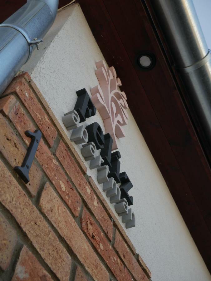Feliz Apartman Jula Exterior foto